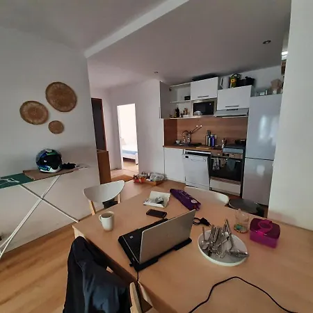 Offers A Bedroom In An Apartament Valence (Drome)